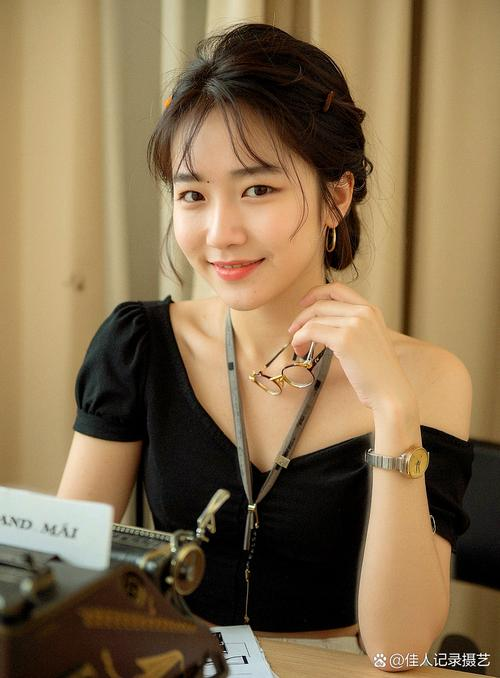 小黄鸭app香蕉视频应用主界面展示